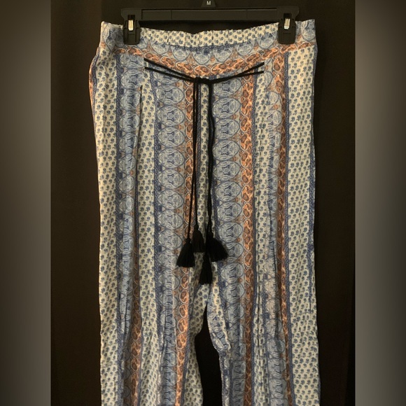Tied, straight leg, beach pants. Tassel for the waistband. - Picture 2 of 3